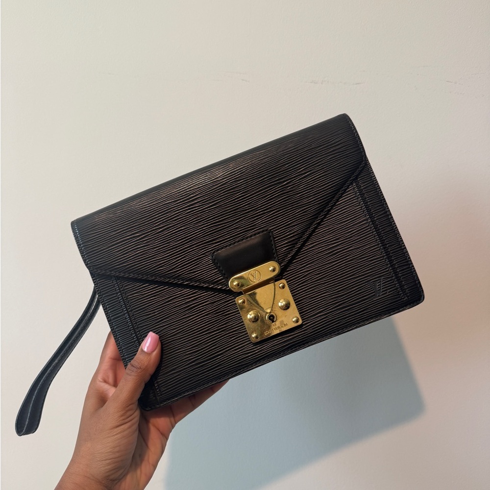 Louis Vuitton Elegant Black Clutch Bag